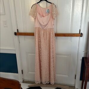 Geode Elegant Pink Lace Long Dress